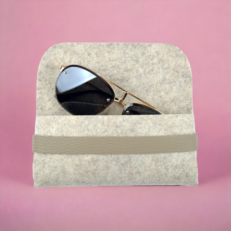 Чохол футляр для окулярів зі шкіряним ремінцем пастельного кольору 16,5*7,5 см бежевий case-beige-2018