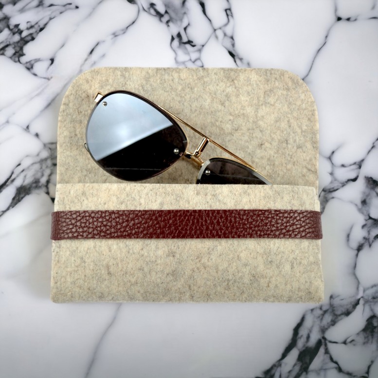 Чохол футляр для окулярів зі шкіряним ремінцем 16,5*7,5 см бежевий з бордовим case-beige-2019